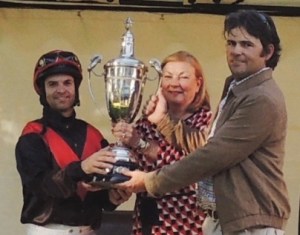 Francois Herholdt,  Jackie Cocksedge and Kirk Swanson with the Oaks trophy